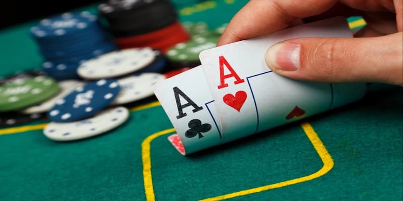 Chiến thuật cơ bản trong cách chơi poker 2 lá